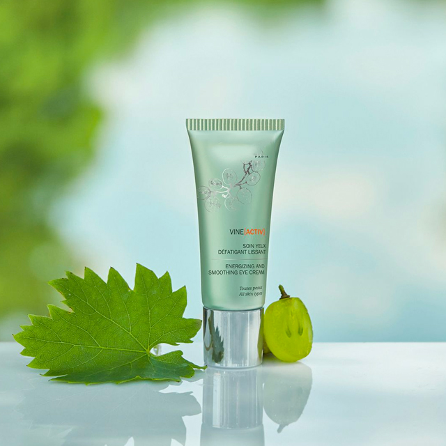VineActiv Energizing and Smoothing Eye Cream( 15ml )